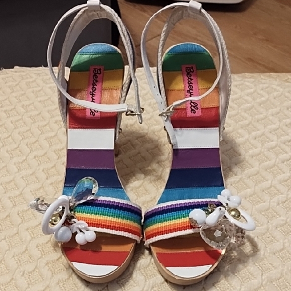 Betsey Johnson Rainbow Wooden Heels 8.5 - Picture 1 of 13